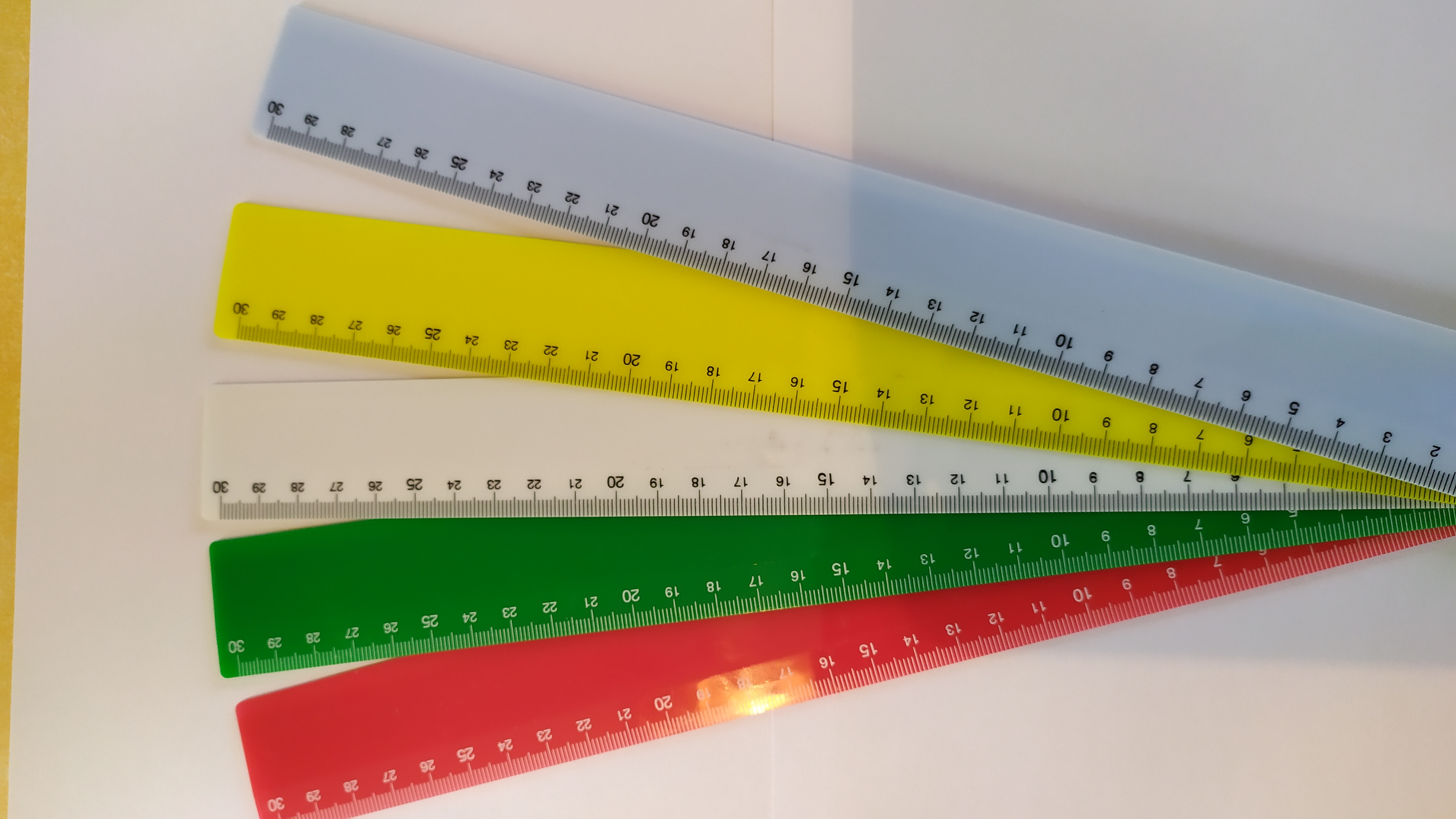 Lenjir 30cm pvc u boji